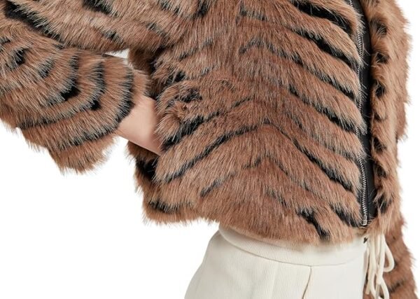 GRAN ORIENTE Women Faux Fur Leopard Print Cropped Jacket,Fleece Fluffy Leather Lined Zip Up Coat - Image 3